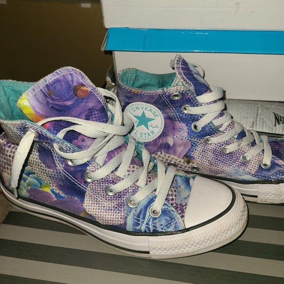 High Top Converse - Picture 5 of 5